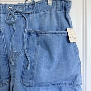 We The Free Silverton Pull on Barrel Jeans Light Blue Denim NWT